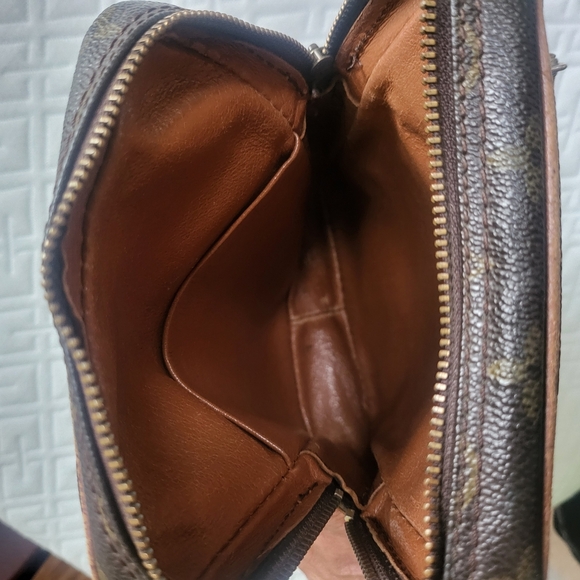 Louis Vuitton Vintage Classic Monogram Danube Small Crossbody Bag - Picture 7 of 12